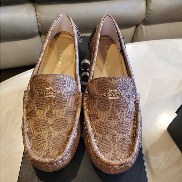Coach women’s loafers - Picture 1 of 3